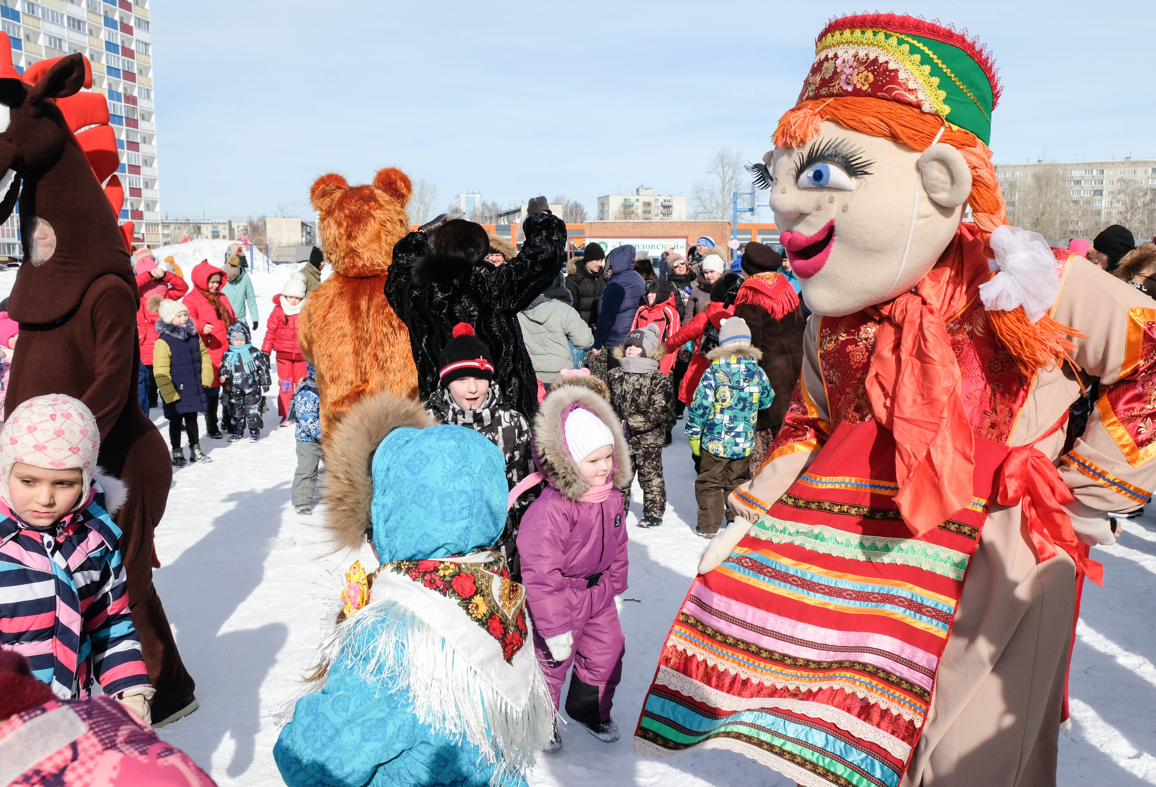 Отметить широкий. Проводы зимы в Первомайке. Масленица в 2021 в Новосибирске Первомайский район. ОКЦ Масленица. Как праздновали праздник широкой Масленицы.