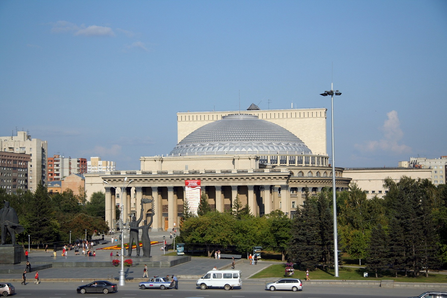 Достопримечательности Новосибирска оперный театр